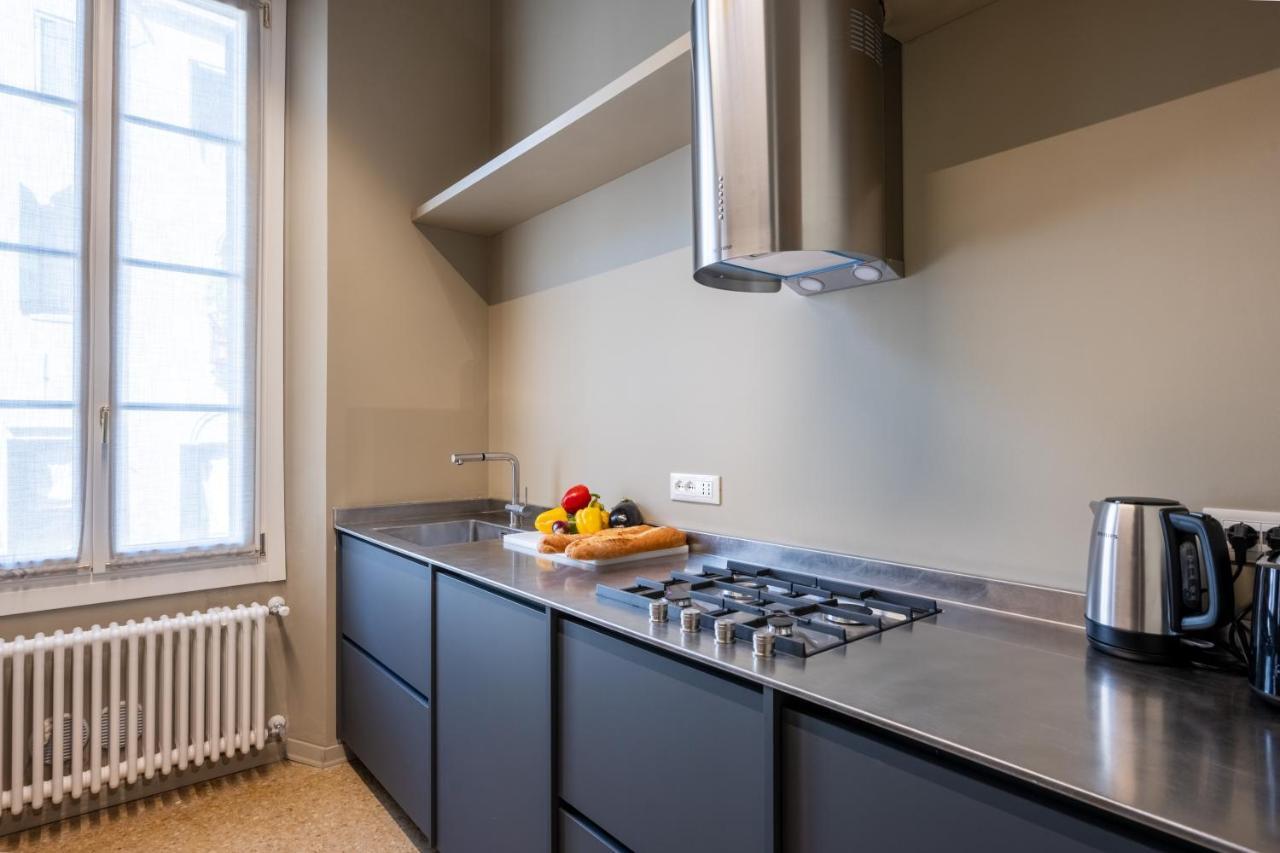 Palazzo Borgoloco Apartment Venice Luaran gambar