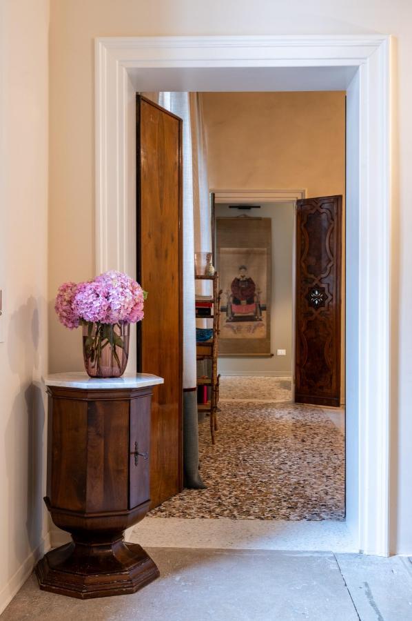 Palazzo Borgoloco Apartment Venice Luaran gambar