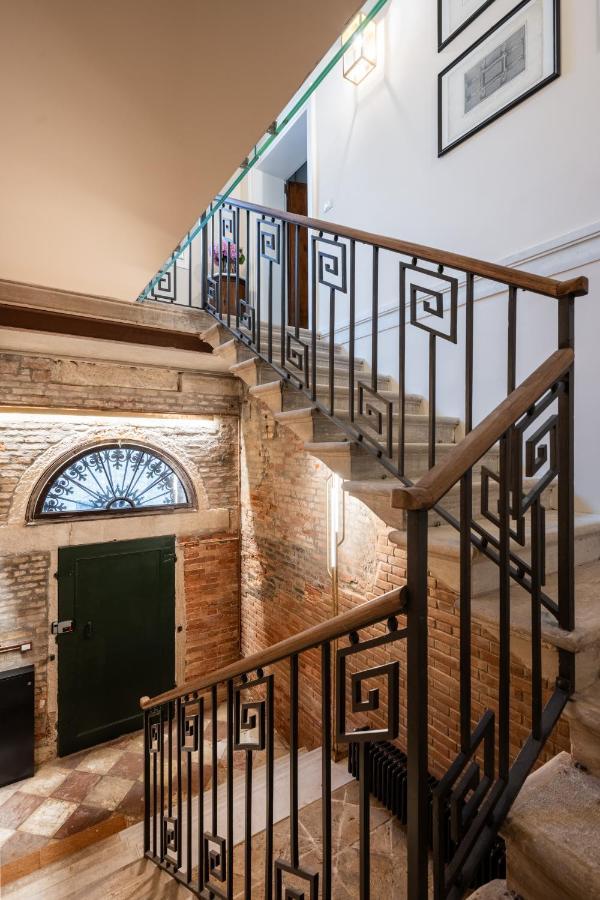Palazzo Borgoloco Apartment Venice Luaran gambar